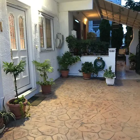 アパート Beautiful And Charming Maisonette